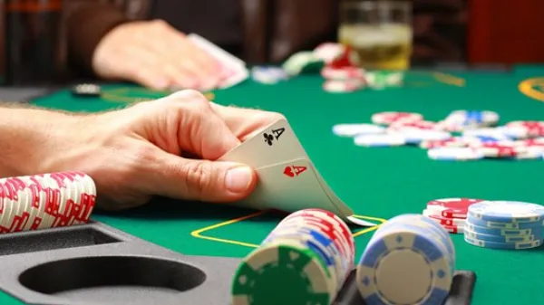 Tải Sunwin – Phân Biệt Xì Tố Và Poker Dễ Dàng, Đơn Giản Ưu và nhược điểm của 2 trò chơi
